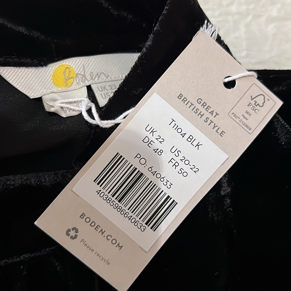 Boden Mutton Sleeve Velvet Top in Black, Size 20-22 - Picture 11 of 14